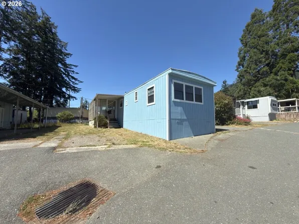 97883 Court St Space 31, Brookings, OR 97415