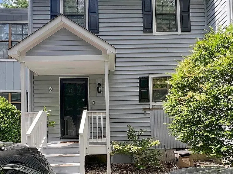 2 Willow Bridge Dr — Photo 1