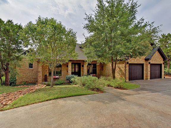 2nd image of 103 Crest Wood Ct