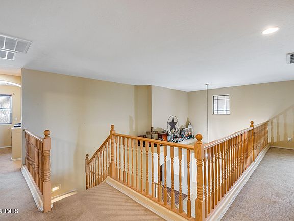 4th image of 1517 E ELAINE Drive