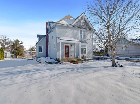 219 Calvert Ave, Chadwick, IL 61014