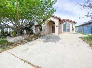 822 Cupid Ln, Laredo, TX 78045