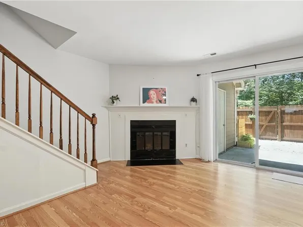 15 Hartford Ct, Durham, NC 27707