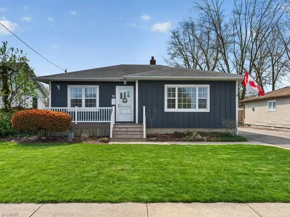 34 Admiral Rd, Saint Catharines, ON L2P 1G6