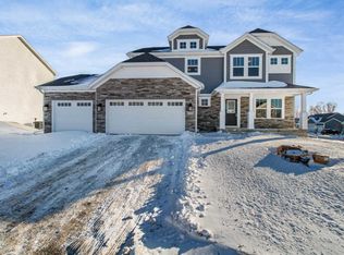 2604 Stirling Dr, Valparaiso, IN 46383