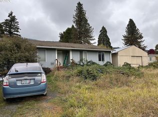 960 Cornutt St, Myrtle Creek, OR 97457