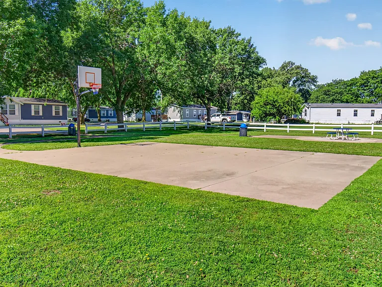 Siouxland Estates — Photo 11