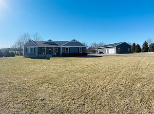 241 Meadowbrook Dr, Bedford, IN 47462