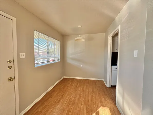 1112 Eagle Dr, Denton, TX 76201