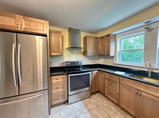 100 Reservoir Rd, Cumberland, RI 02864