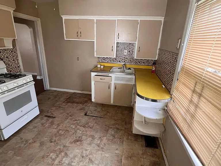 3914 Brookside Blvd — Photo 4