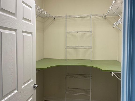 Walk-in closet