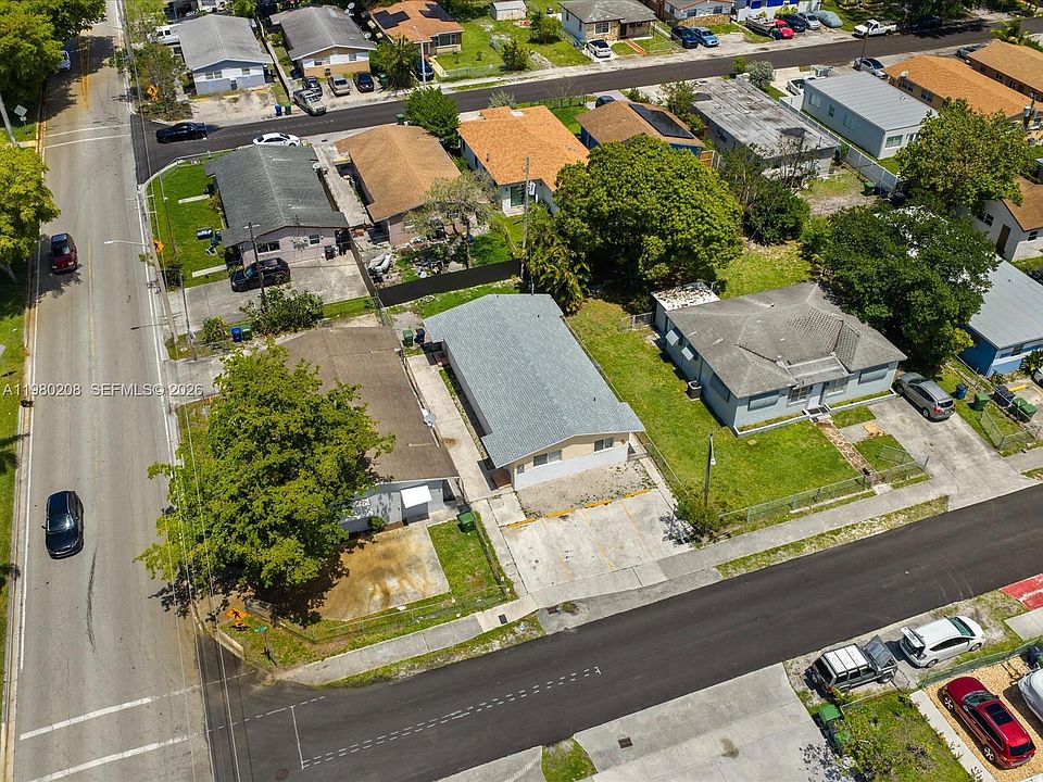 1st image of 752 NW 3rd Ct