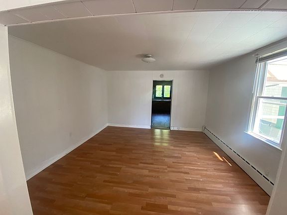 3rd image of 15 W High St #3