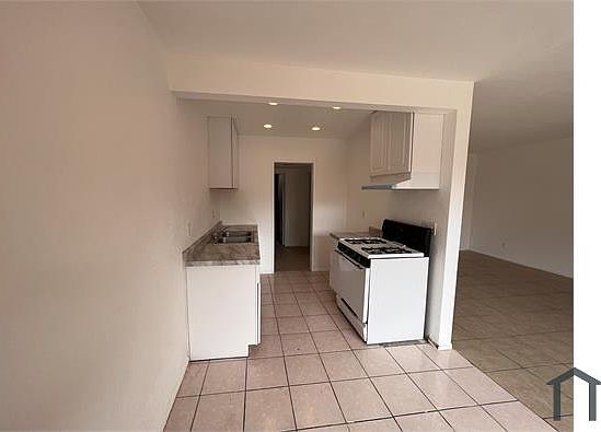 1st image of 505 Greenbrier