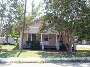 410 W State St, Groesbeck, TX 76642