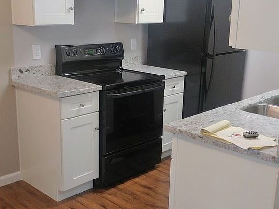 5th image of 936 Kiely Blvd Unit A