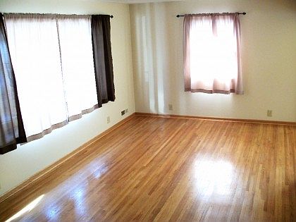 4th image of 3628 Roosevelt St NE