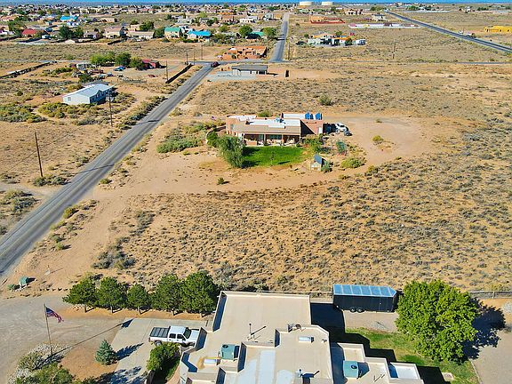 3rd image of 1053 Abrazo Rd NE