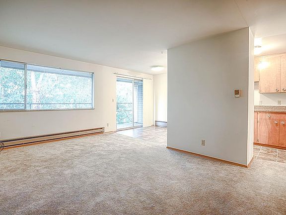 5th image of 10000 5th Ave NE APT 19