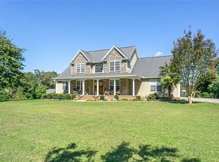 236 Ridgeland Dr, Six Mile, SC 29682