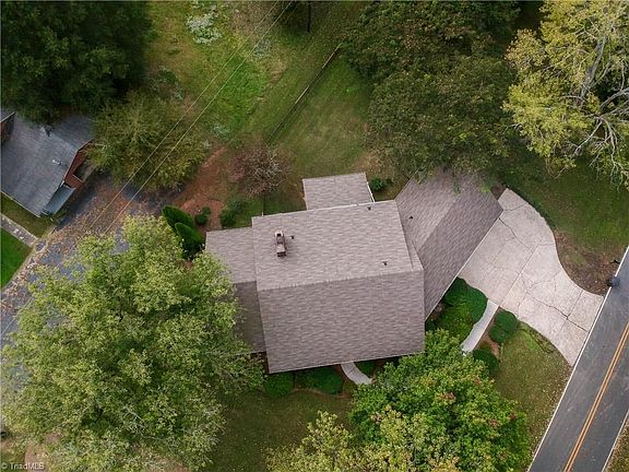 5th image of 3908 Leinbach Dr