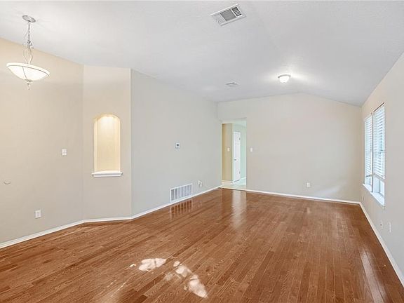 4th image of 14700 Noya Dr