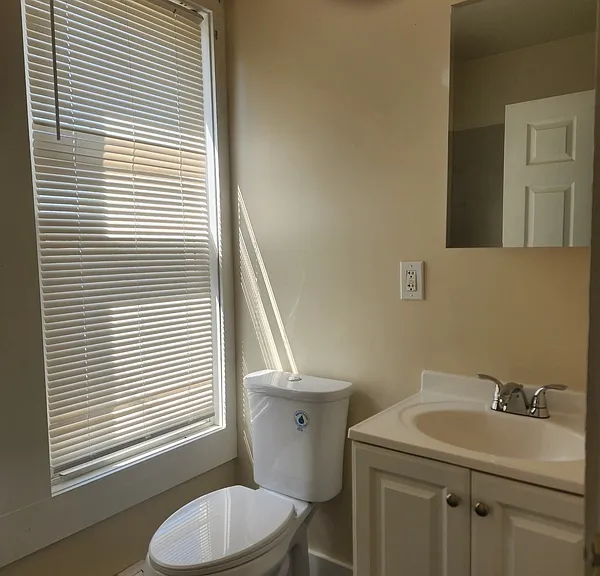 157 N Clinton St #B — Photo 11