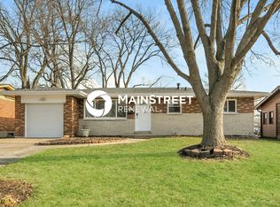535 Ryan Dr, Florissant, MO 63031