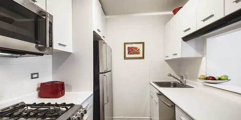 Rented by R New York | media 6