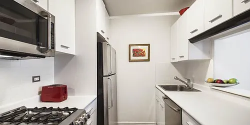 Rented by R New York