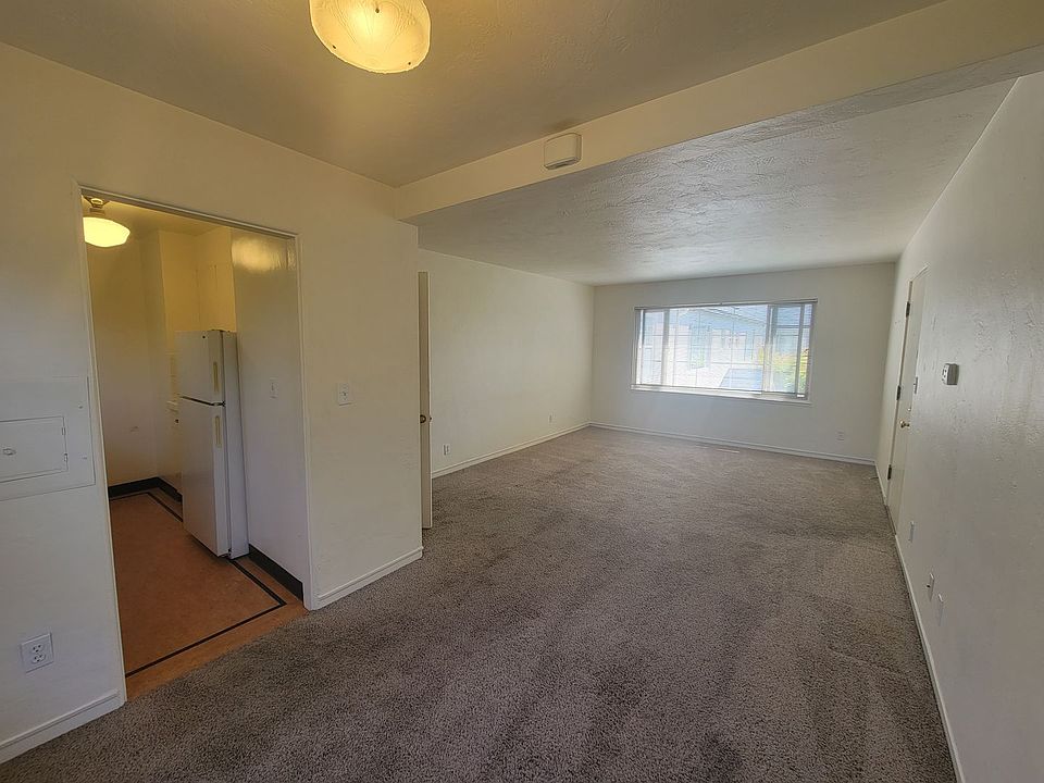 1st image of 815 SE 42nd Ave APT 4