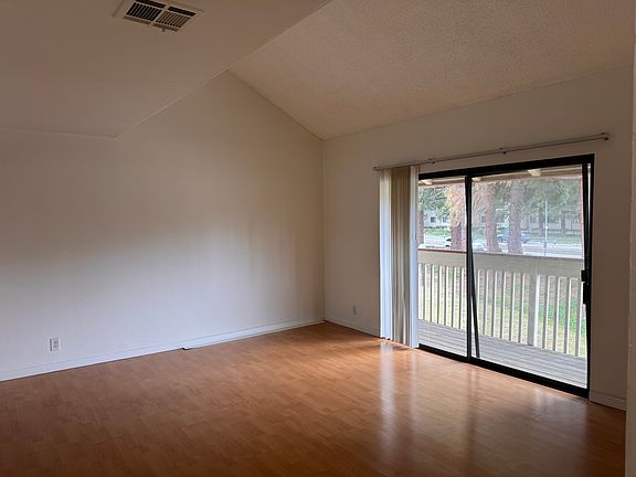 3rd image of 39908 Fremont Blvd