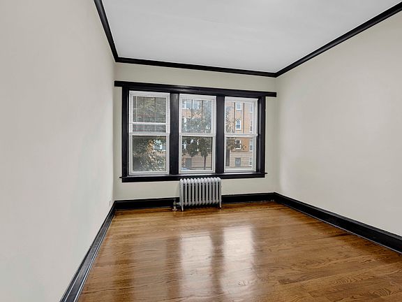 4th image of 4744 W Roscoe St APT 1