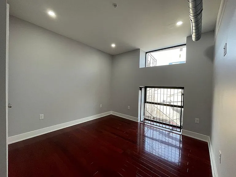 300-302 Richmond St #16 — Photo 12