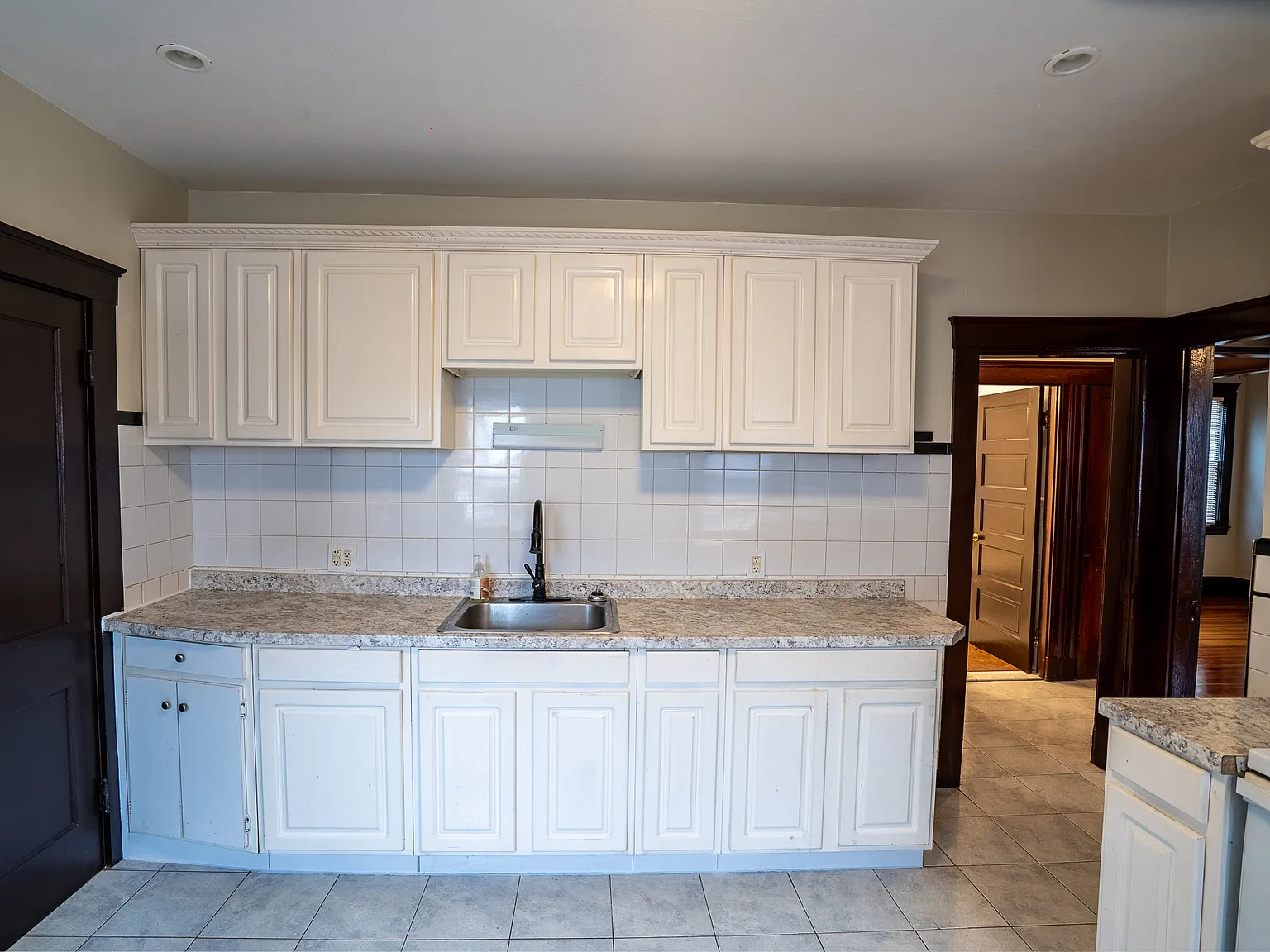 2 bed, 1000 sqft, $2,700 — Photo 2