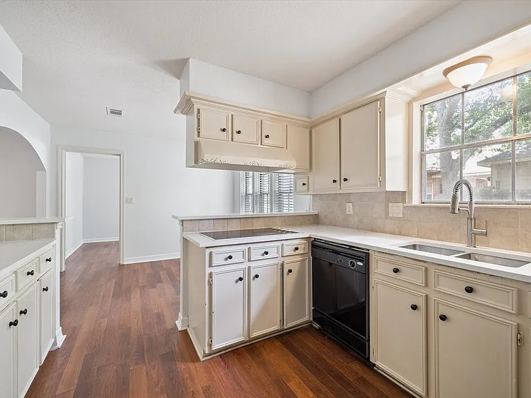 23906 Northcrest Dr #23906 — Photo 11