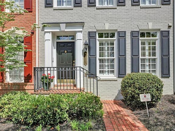 3rd image of 1112 Hyde Ln