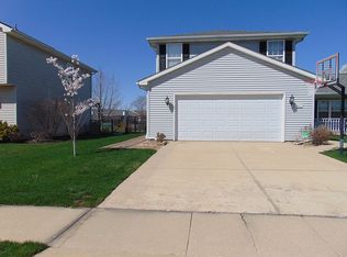 607 Brittany Dr, Champaign, IL