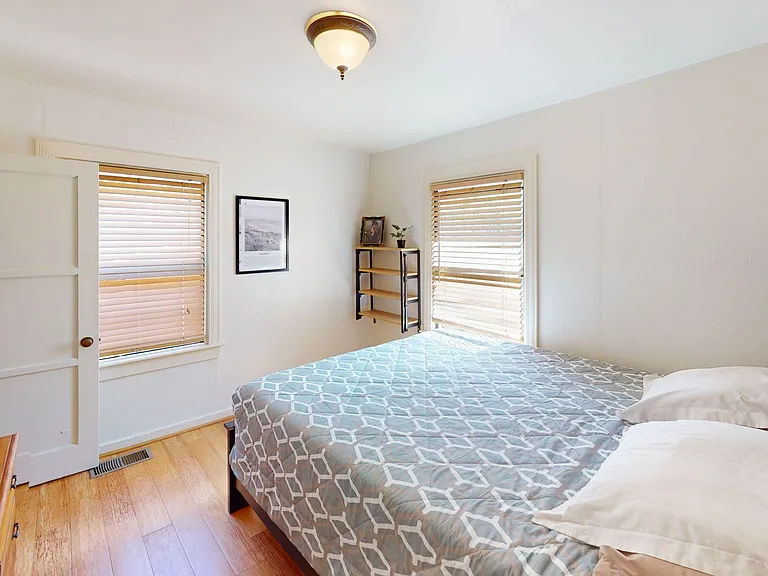 186 E St — Photo 11
