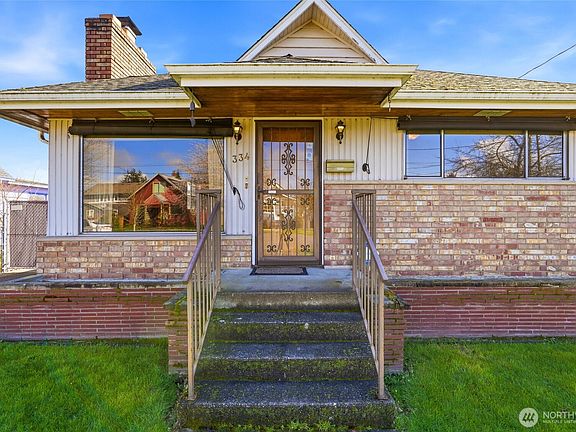 4th image of 334 Wells Avenue N