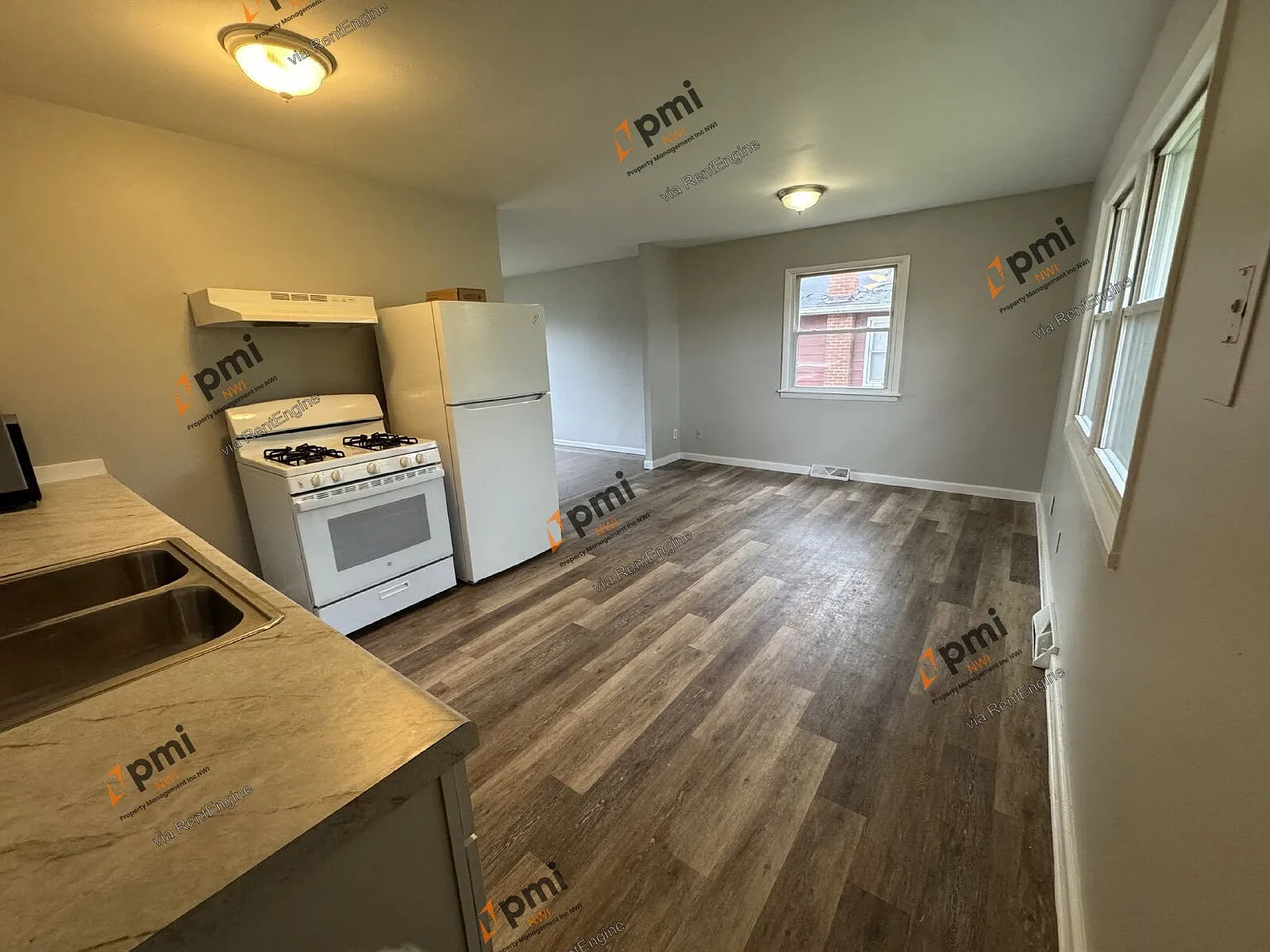 3 bed, 1.0 bath, 1040 sqft, $1,295 — Photo 4