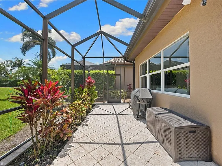 7692 Cottesmore Dr — Photo 23