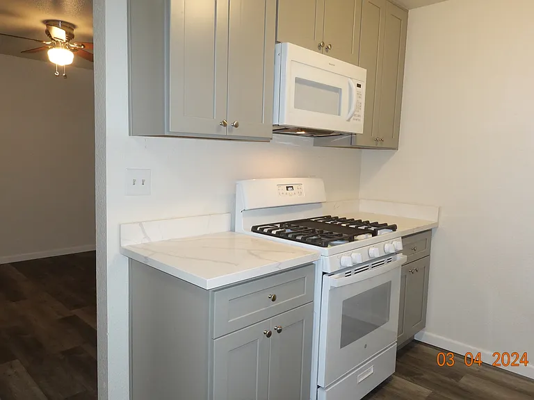 113 Cedar St #2 — Photo 10