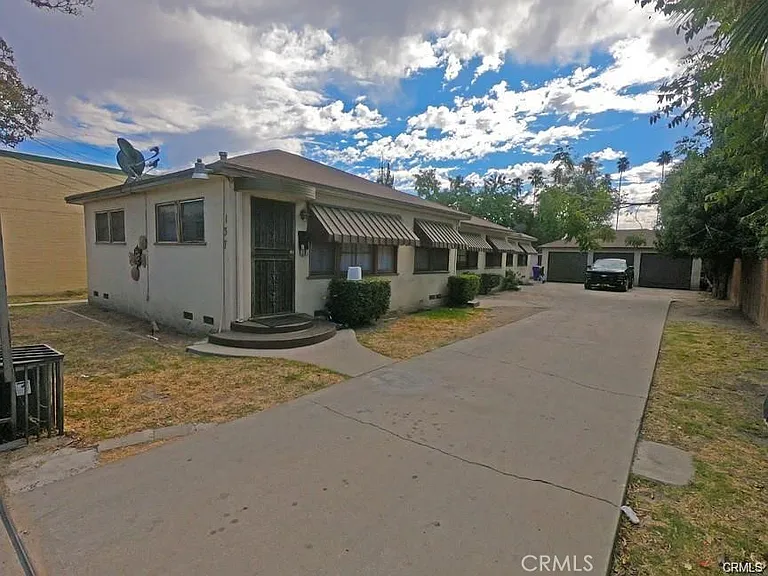 137 W Olive St #3 — Photo 1