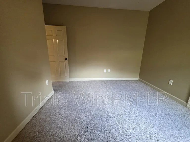 1901 Hidden Creek Dr — Photo 36