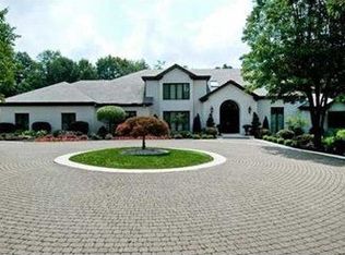 7 Kevin Dr, Sewickley, PA 15143