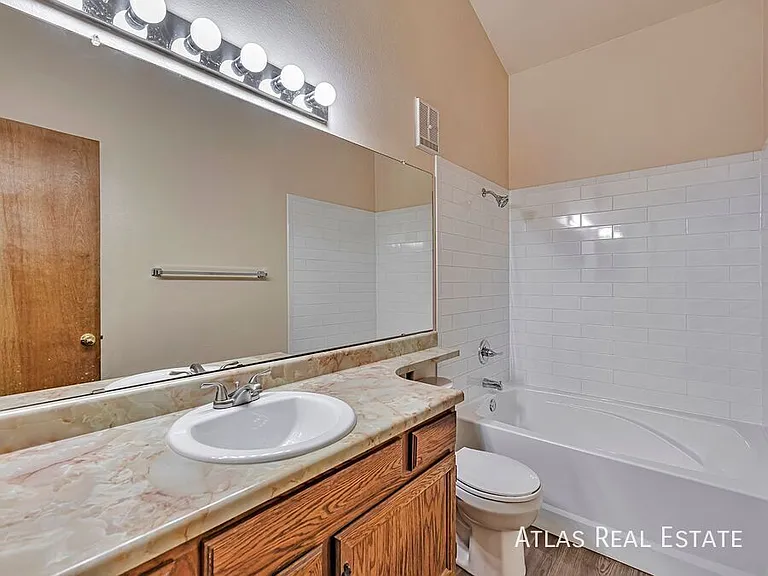 8150 Camfield Cir — Photo 14