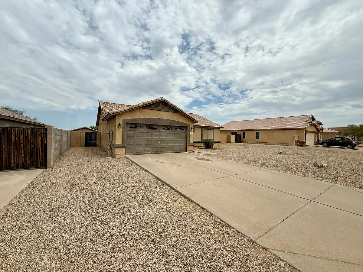 3 bed, 2.0 bath, 1507 sqft, $1,950 — Photo 3