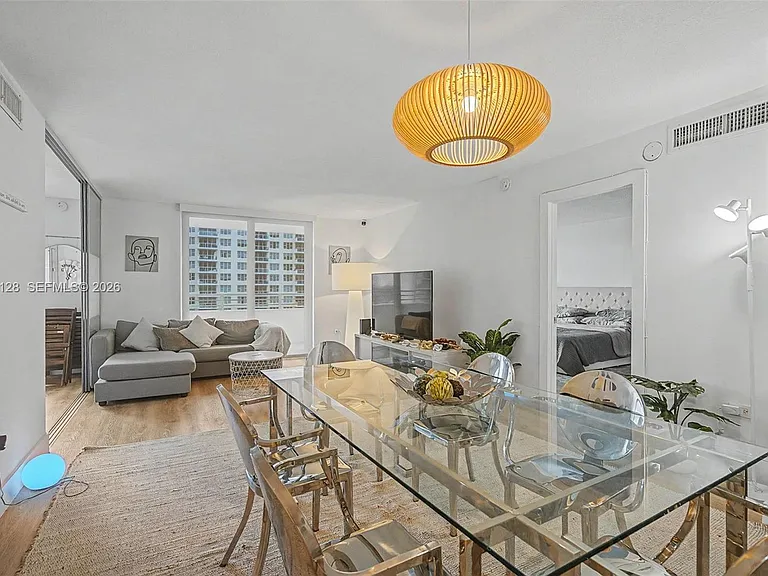 5555 Collins Ave #10V — Photo 3